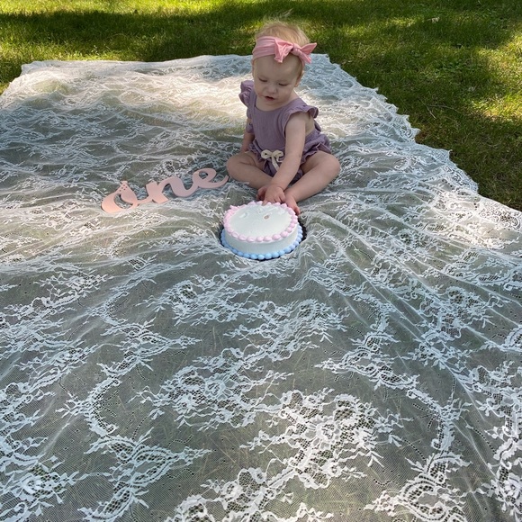 White lace tablecloth - Picture 2 of 2